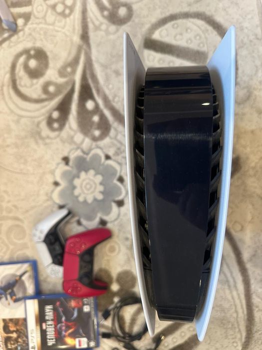 Продаю срочно Play station 5