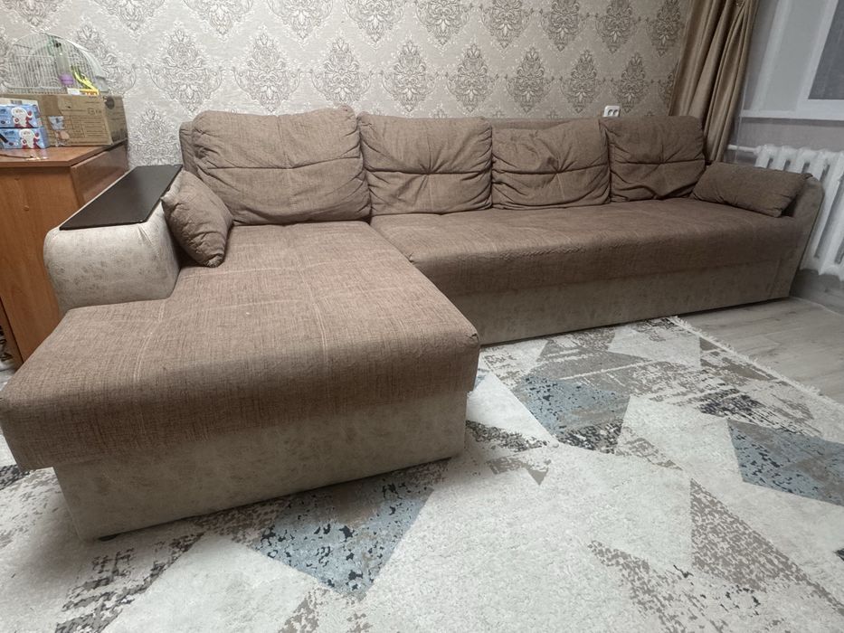 срочно продам диван