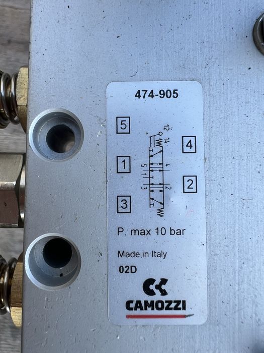 Cilindru pneumatic fi -100 mm si L - 900 mm cu distribuitor