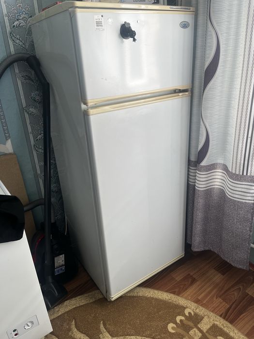 Продам холодильник
