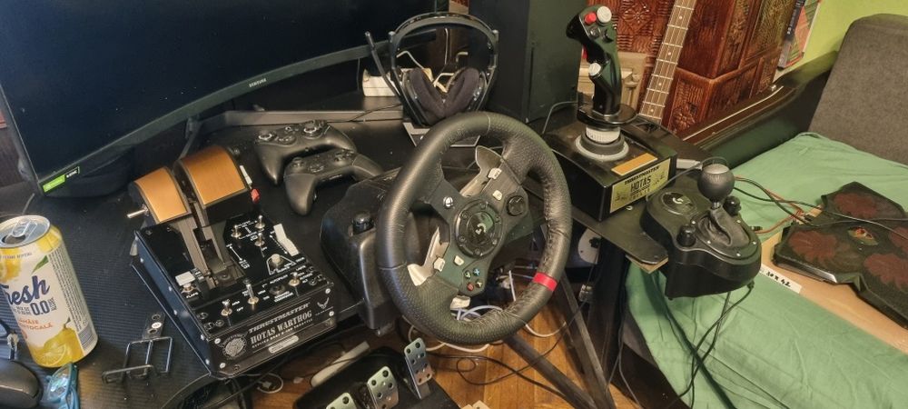 Vand volan Logitech g920 pentru xbox si pc