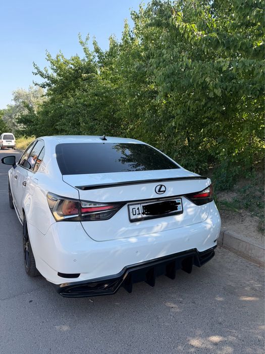 Sotiladi lexus gs 350