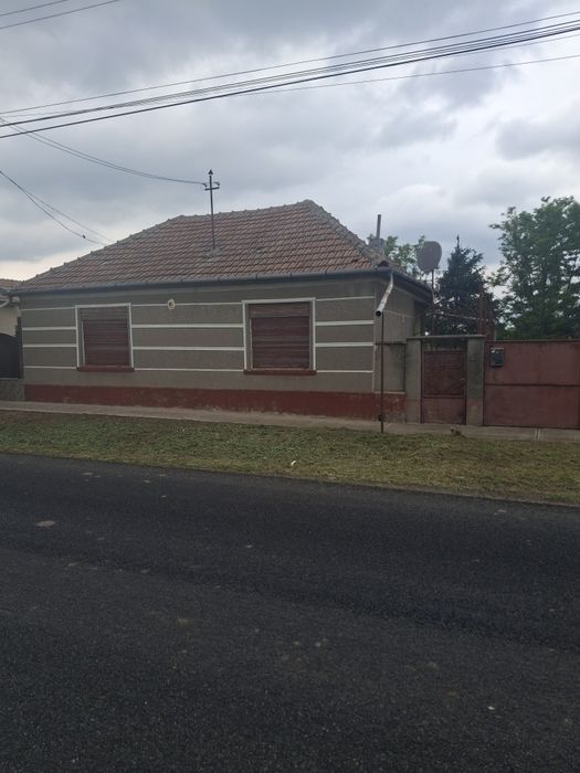 Casa Iratosu langa Arad central la soseaua principala