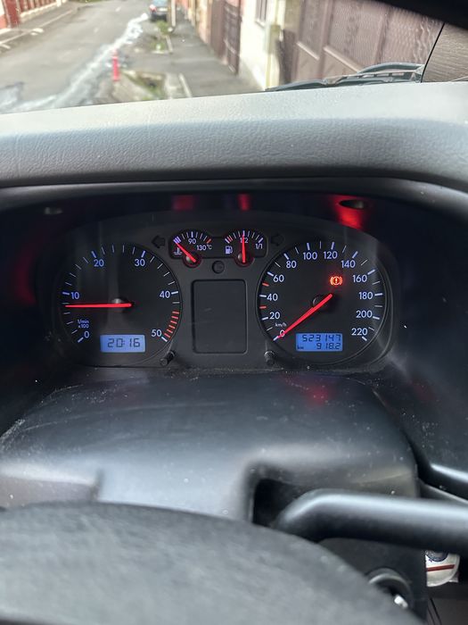 VOLKSWAGEN Multivan 2000 — imagine 5