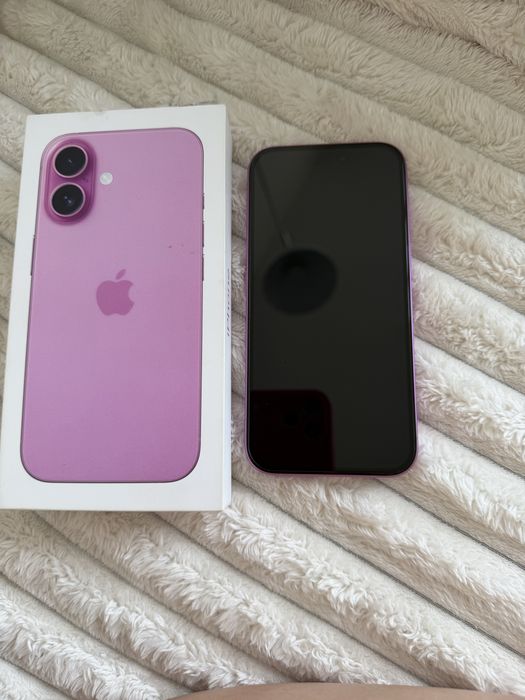 İPhone 16 розов