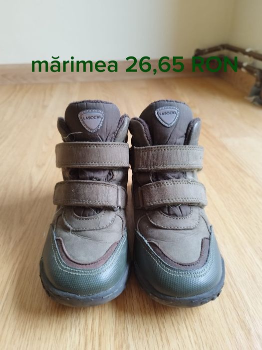 De vânzare încălțăminte