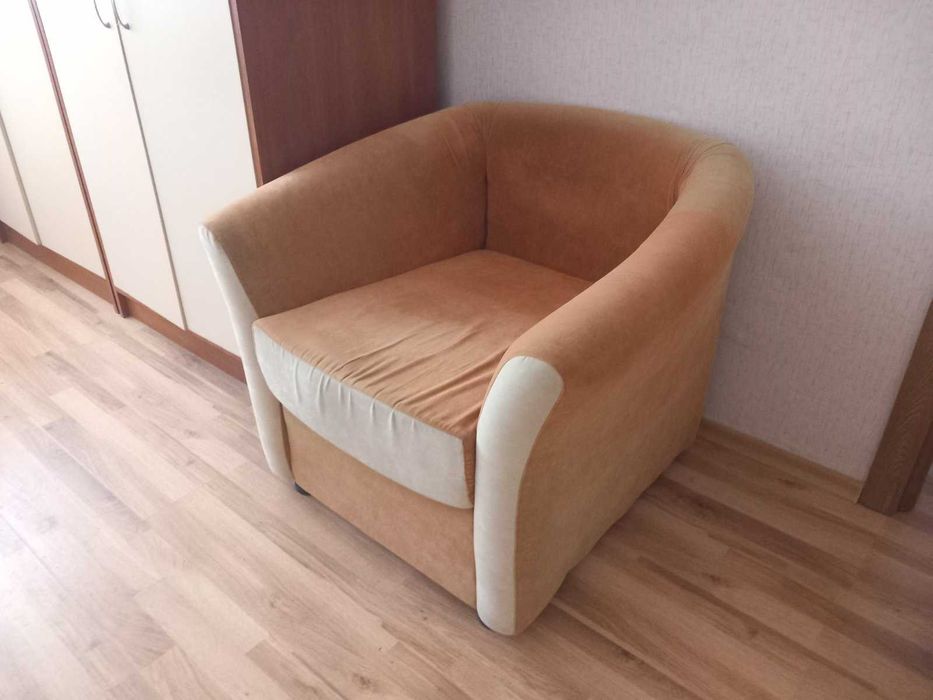 Разтегателен кръгъл диван с 2 фотьоила