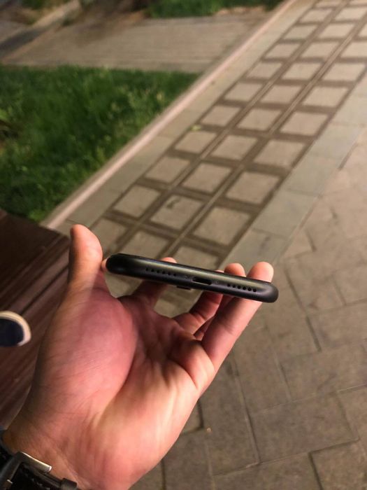 iPhone XR срочна