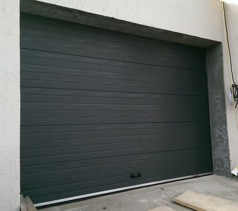 Usi de garaj tip rulou sau sectionale