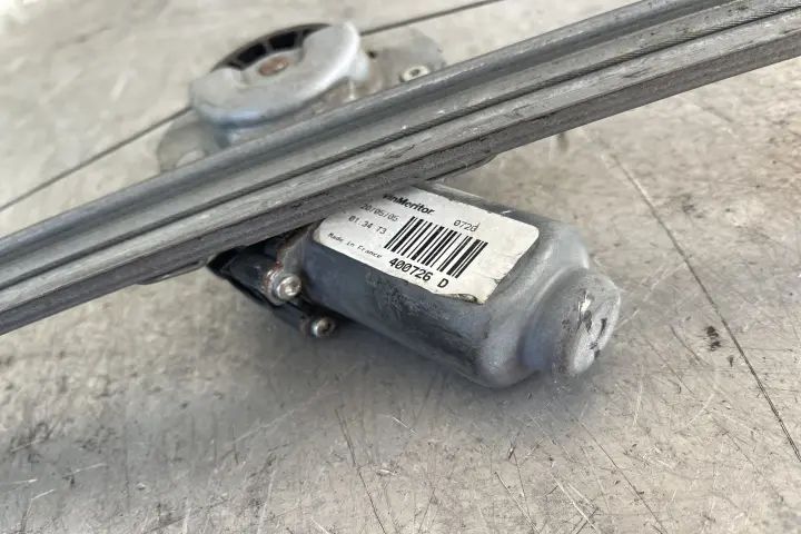 Macara geam fata stanga electrica cu motoras 118481 / 400726D Dacia