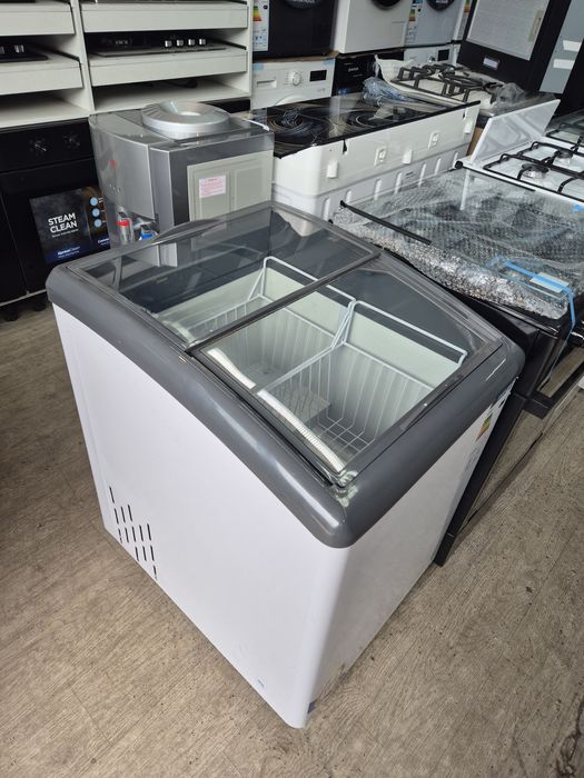 Продам морозильник лар магазин