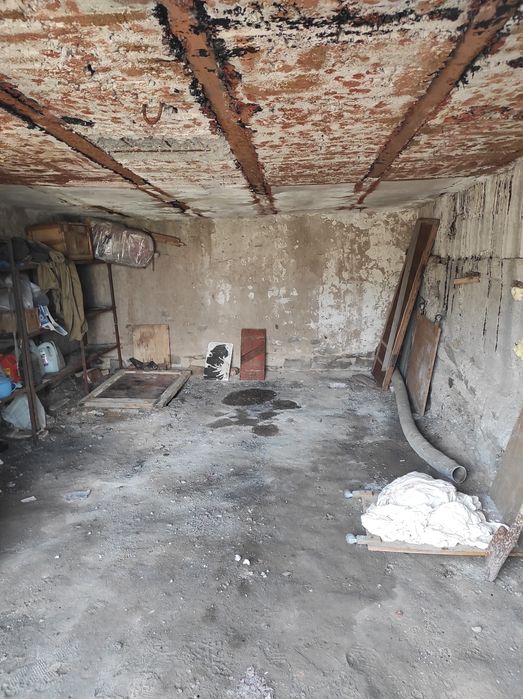 Продам гараж возле стадиона.