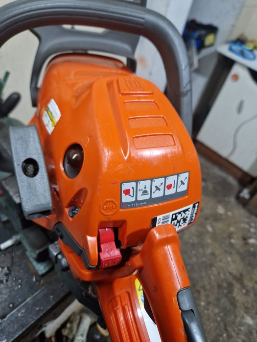 Motofierastrau Husqvarna 135