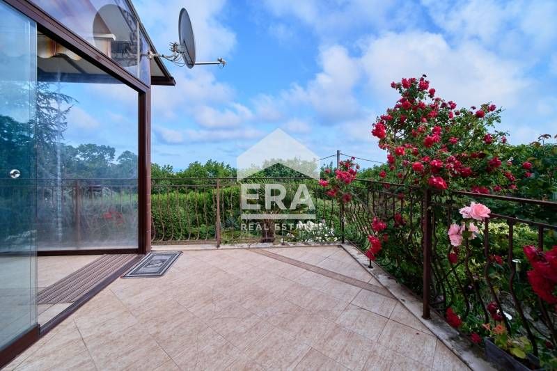 Продава се Къща в Варна, Бриз - 329 кв.м за 1535 €/кв.м - Снимка #4