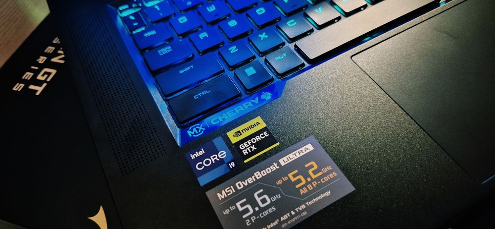 Laptop Gaming MSI Titan i9 13980HX RTX 4090 17.3" 4K 144Hz