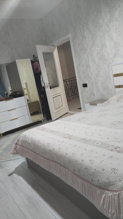 Srochno Duplex kvartira sotiladi zamona toyxona tarafda