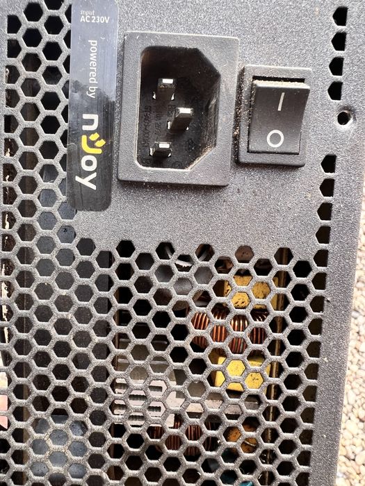 Sursa de alimentare pc stare foarte buna