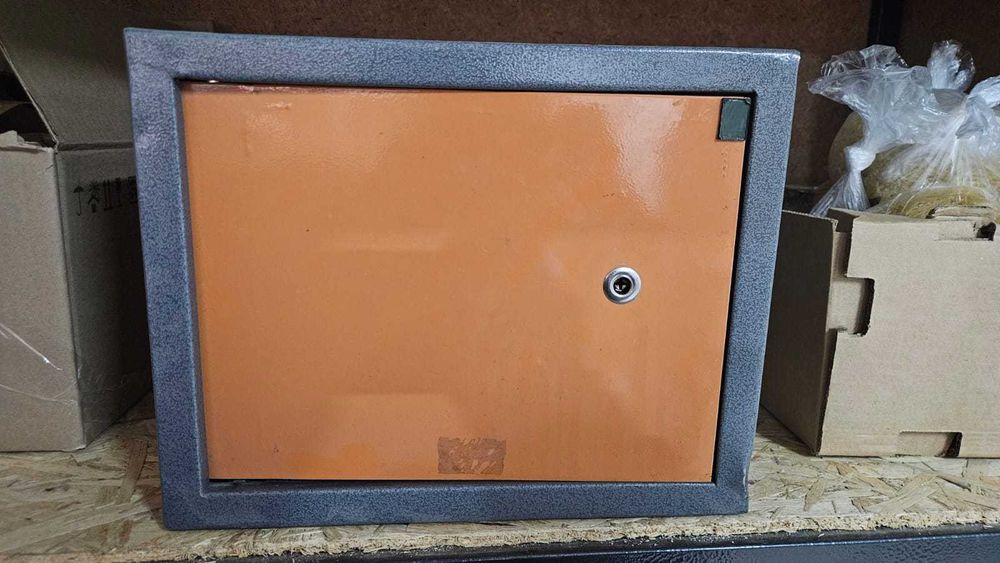 Сейф железный б/у