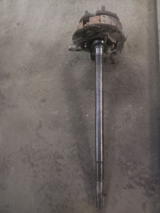 Продам заднию правую полуось Монтеро спорт (паджеро)