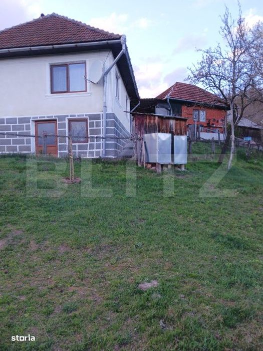 Casa vanzare, zona mirifica, sat Ret
