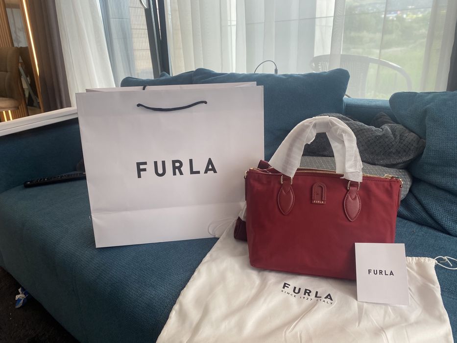 Furla Calipso S Crossbody.Новa.100% оригинал със сериен момер,всичко