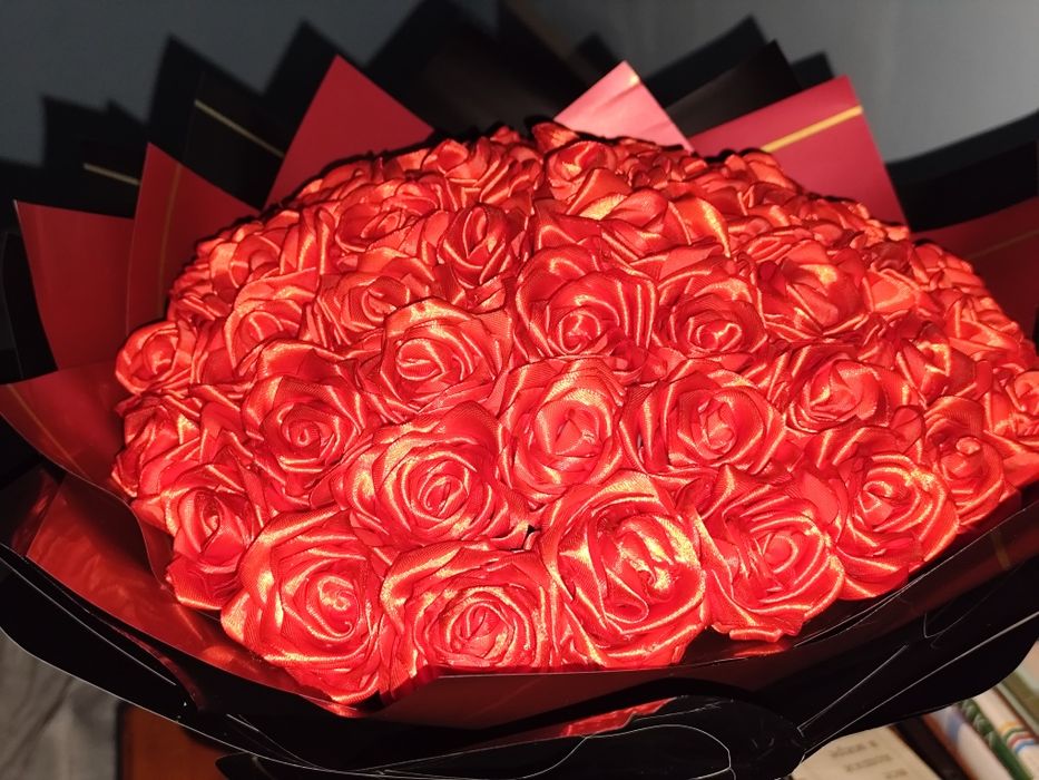 Букет из Атласных роз