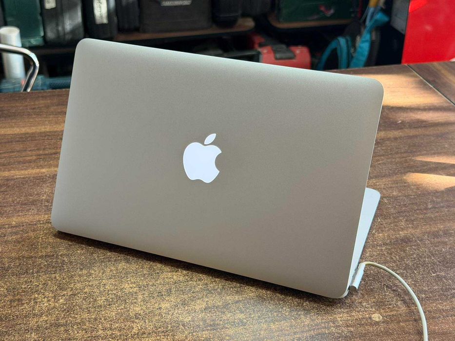 Лаптоп MacBook Air 11.6" A1370