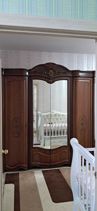 Продам спальный гарнитур