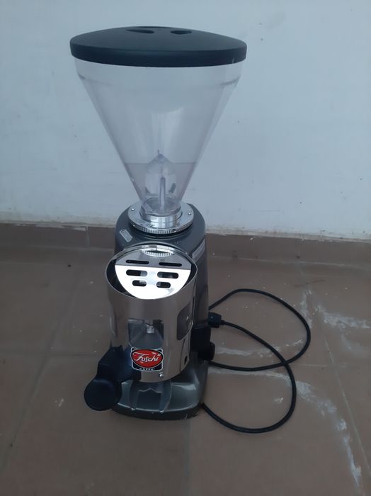 Vand mașina de macinat cafea risnita