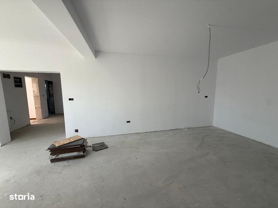 De vanzare Duplex situat in Barabant.