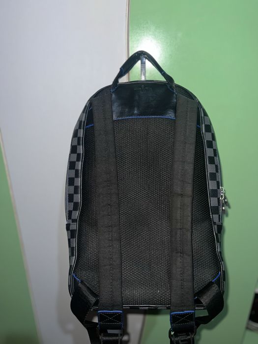 Louis Vuitton.