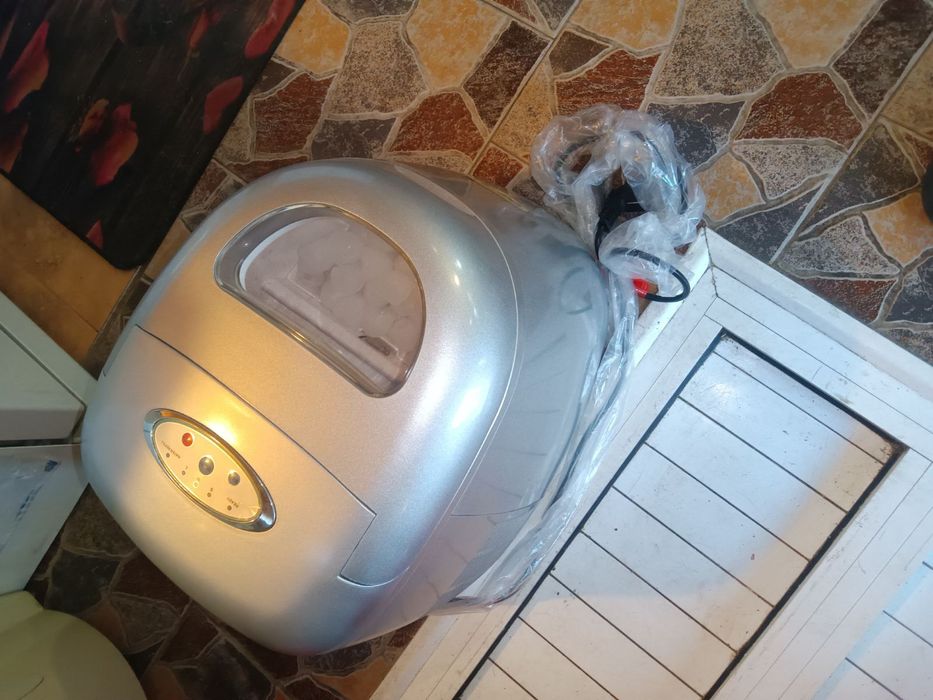 Продавам чисто нов ледогенератор