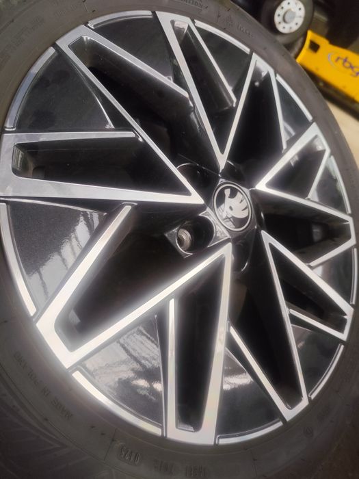 Гуми Goodyear 17 Ки с джанти Skoda dot 2025 Дот 2025