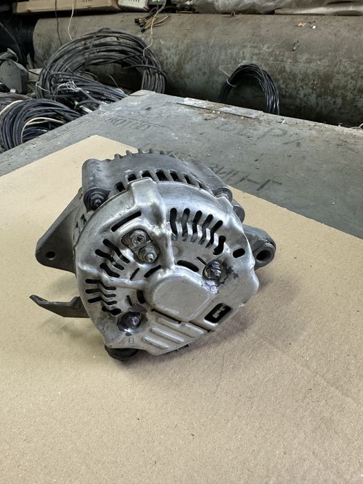 Генератор от Toyota yris