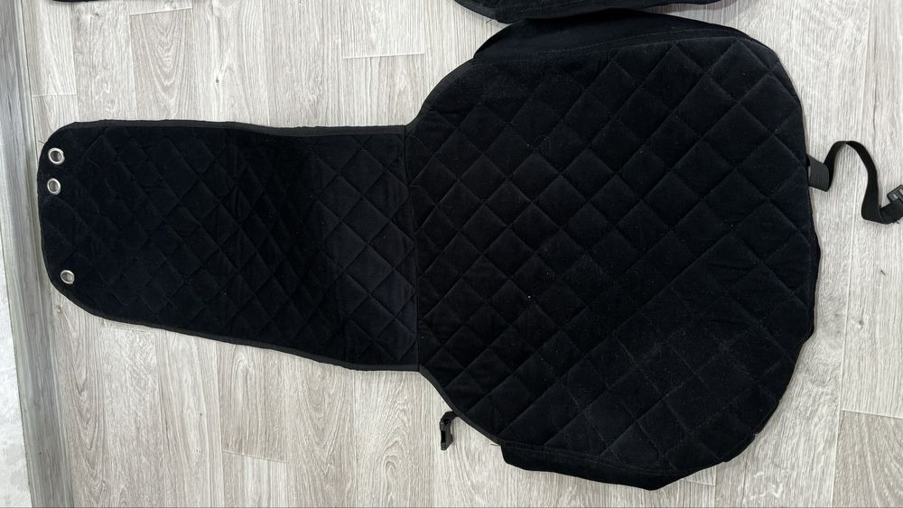 Продам авточехлы универсальные