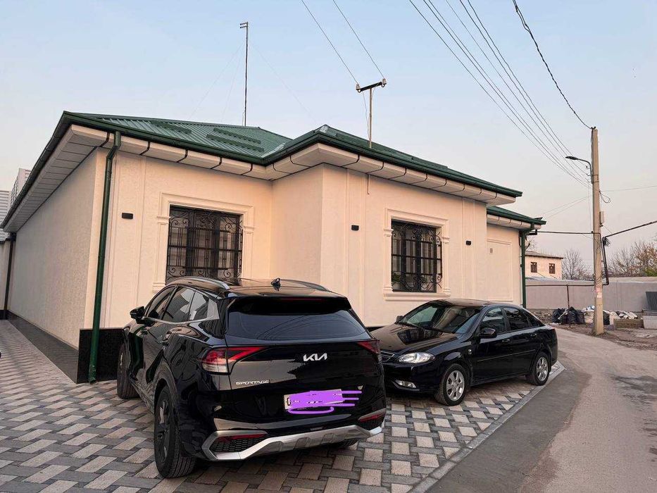 ПРОДАЕТСЯ ДОМ на Карасу 6 Соток: 3 Общая площадь: 170кв.м