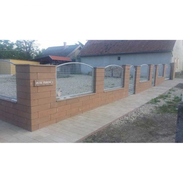 Vând garduri și porți din fier forjat