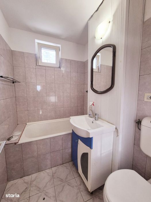 Apartament cu 3 camere, parter, zona 1 Decembrie 1918