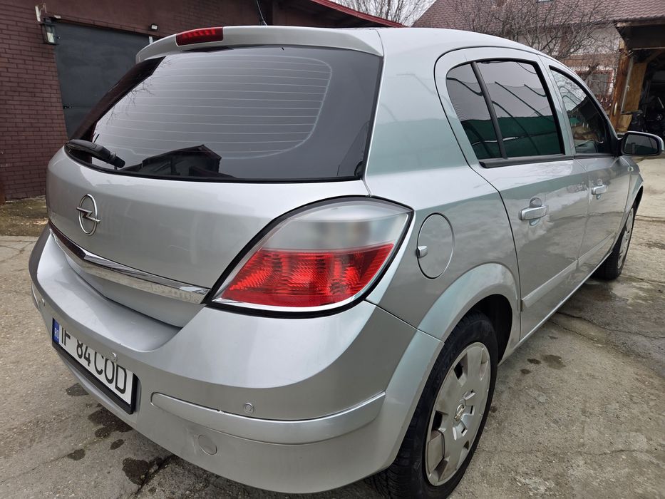 Vand OPEL ASTRA H 2006 1.6 Benzina