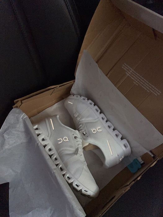 Кроссовки On, белые, новые, оригинал