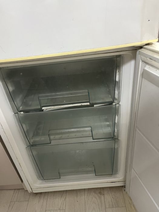 Продам холодильник