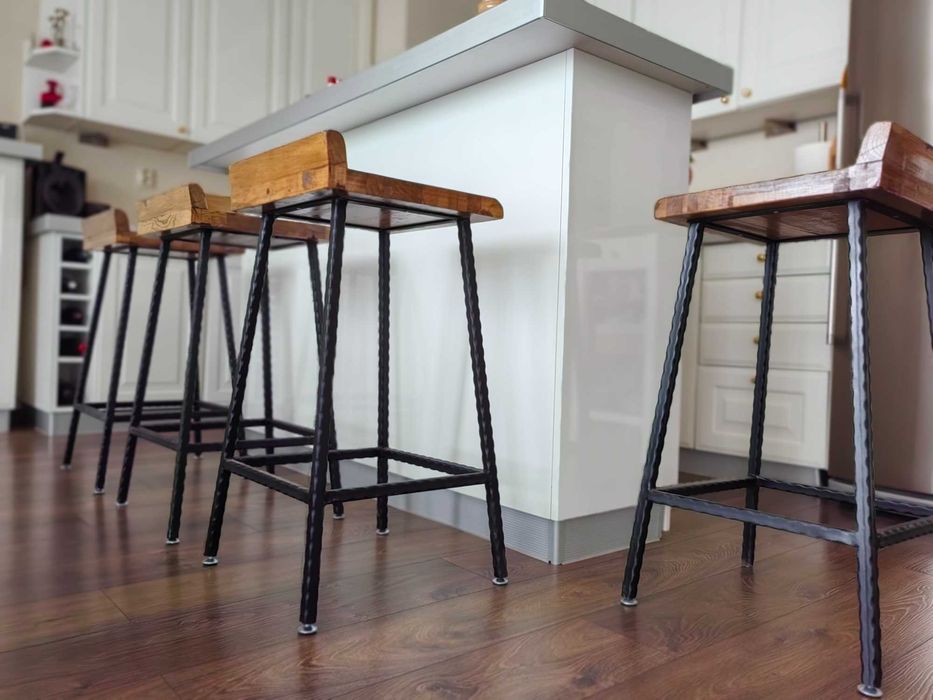Ръчно изработени бар столове – Масив и стомана