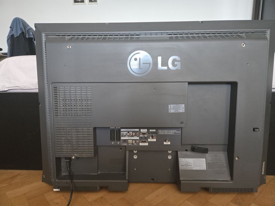 TV LG diagonala 90