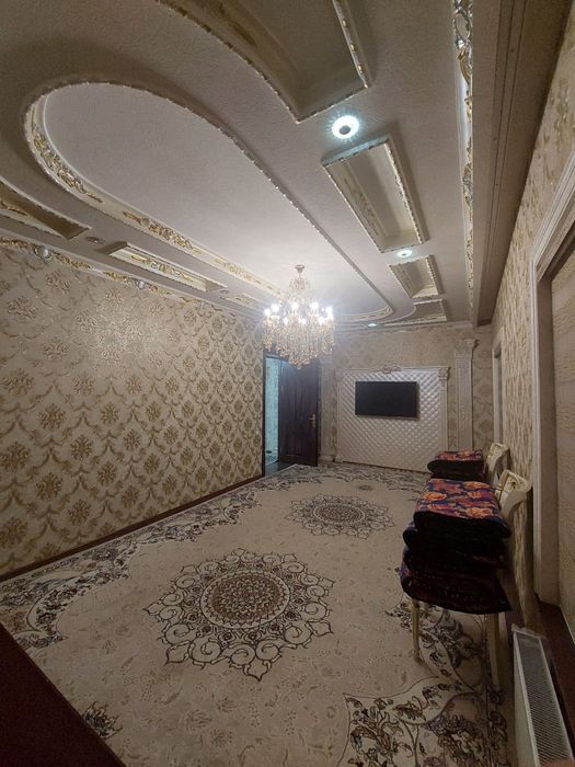 Uy sotiladi 8 sotih 6ta xona 1ta Ishxona 2ra sanuzel