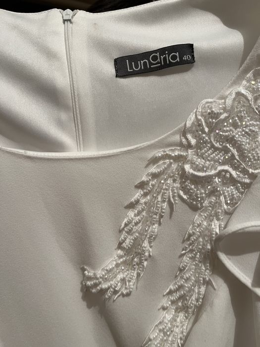 Продаю платье белое