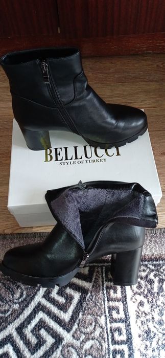 Продам женские полусапожки