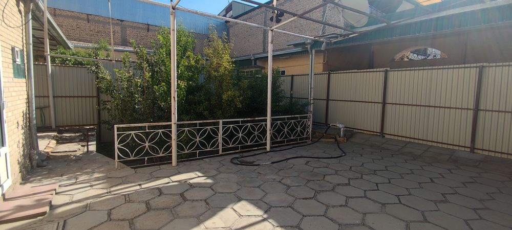 Северний микрорайонда 2,3 сотихли ховли тезда сотилади