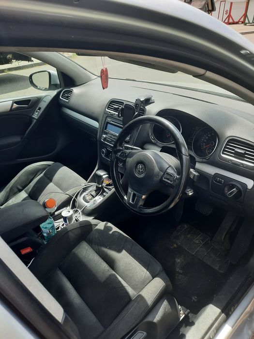 Vand VW GOLF 6 2.0tdi, cutie automata DSG, an 2009 totul functional la SUPER PRET!