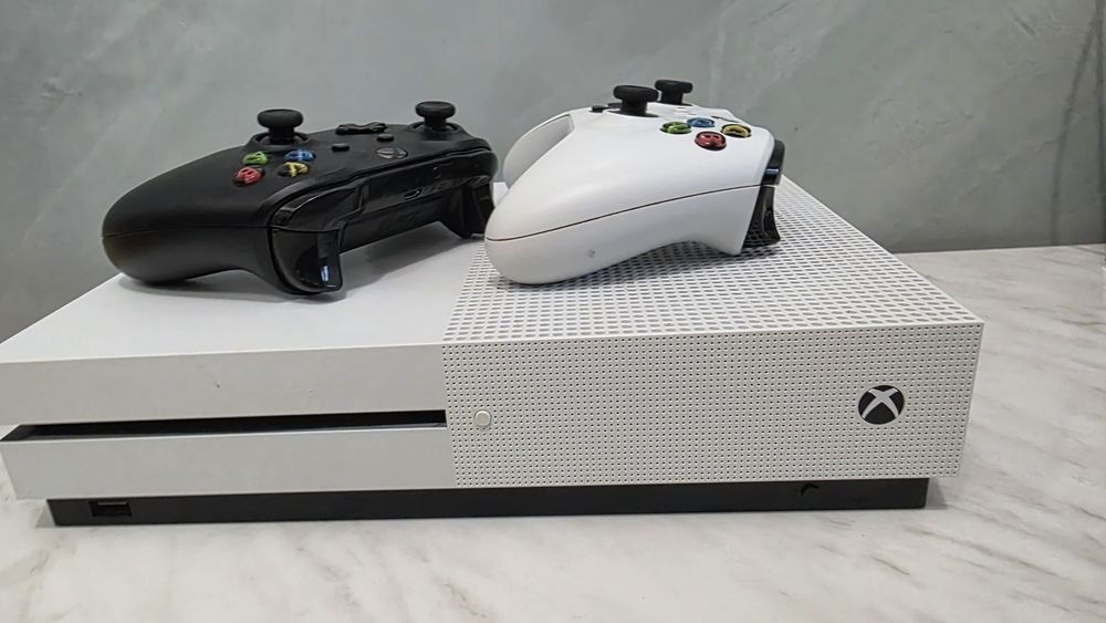 Vand xbox one s cu kinect