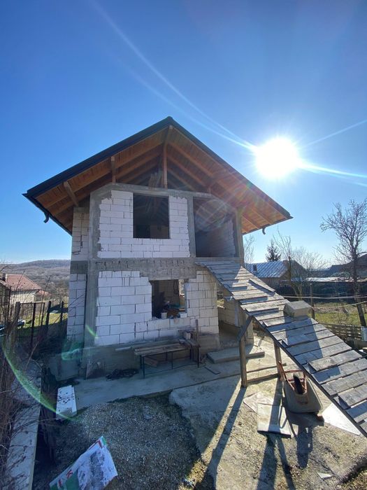 Casa de vânzare 180mp